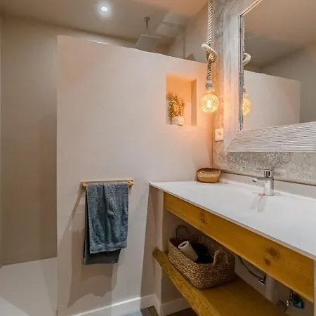 Oceania Private Pool Garden